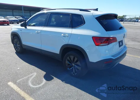 2022 Volkswagen Taos 1.5T S z USA, uszkodzony, nr VIN 3VVDX7B28NM036352